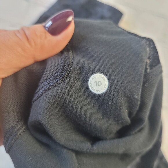 Lululemon woman black crushed velvet Ready to Crush Joggers size 10 - Picture 7 of 12